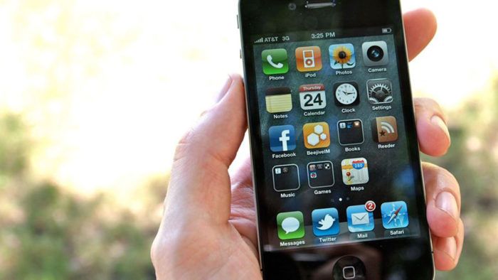 Apple начала прием заказов на приобретение iPhone 4