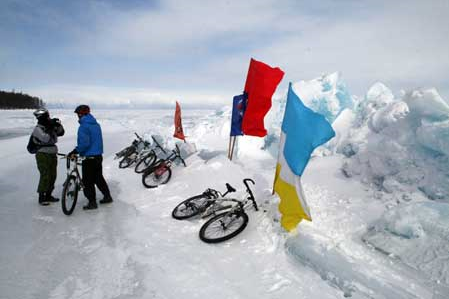 Состоялся 180-километровый велопробег по льдам Байкала