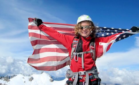 13-летний американец забрался на Эверест ради камня